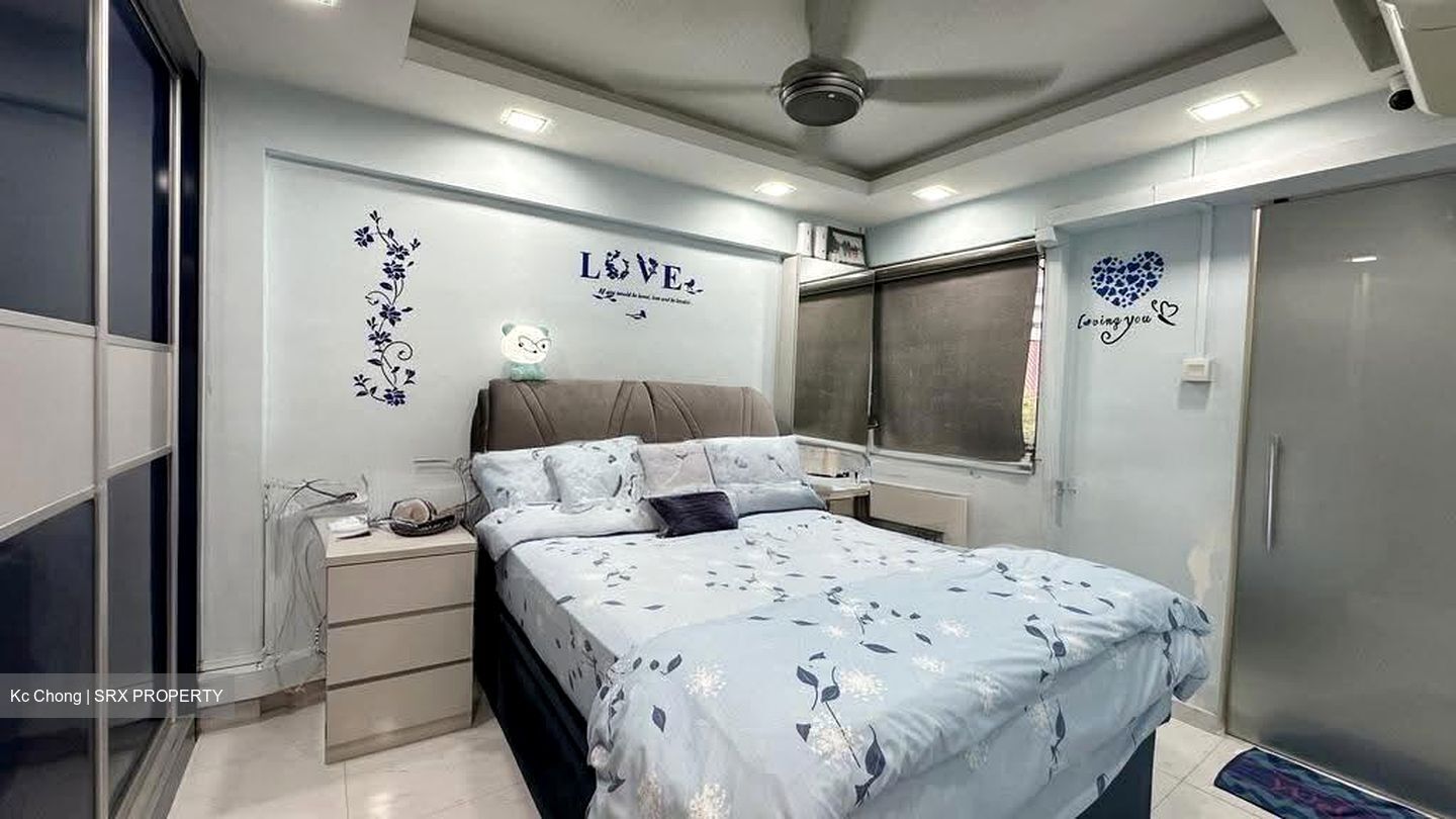 Blk 241 Jurong East Street 24 (Jurong East), HDB 3 Rooms #611102161